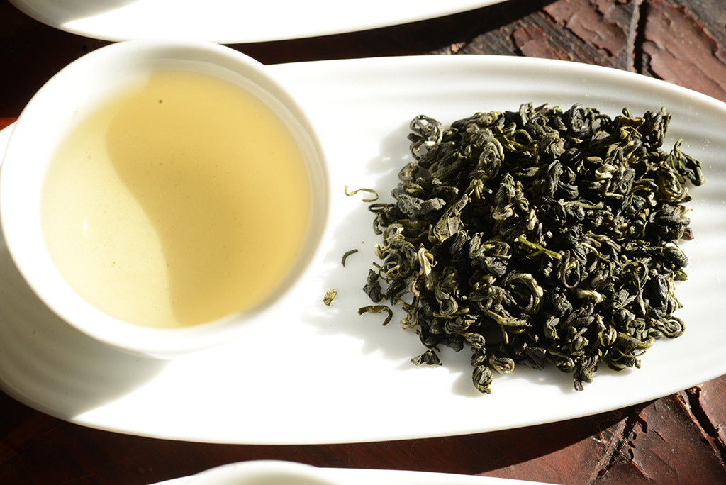 Dong Ting Bi Luo Chun, tavasz jáde csigái kínai zöld tea